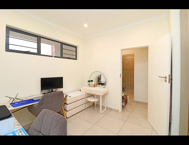 2 BEDROOM APARTMENT FOR SALE IN GREENSTONE HILL